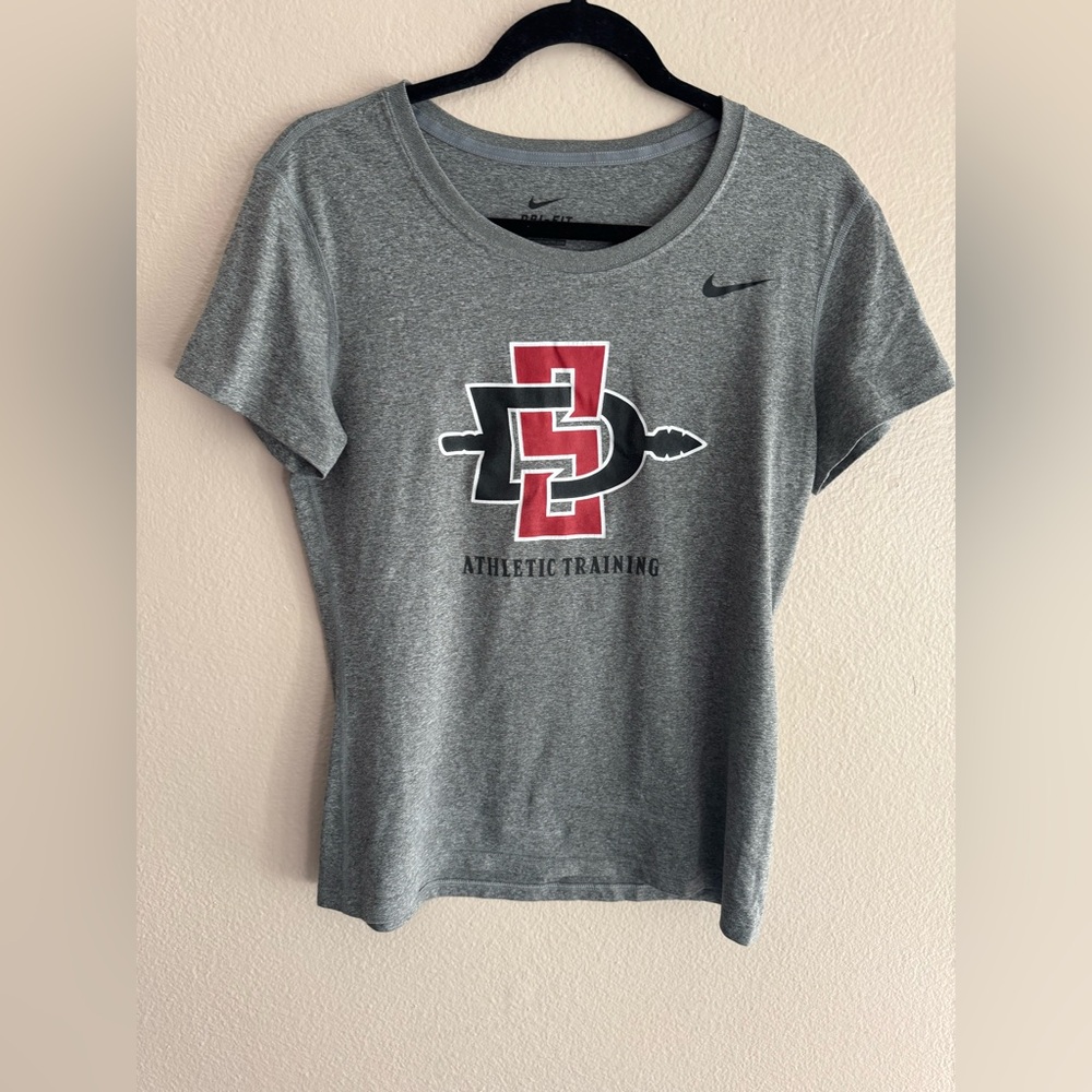 Nike Dri-Fit San Diego Aztecs Grey Athletic Training relaxed fit TShirt - Medium